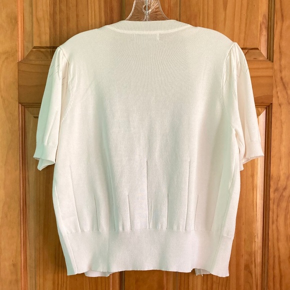 Women’s size medium Jasambac cream colored shirt sleeved shrug - Picture 4 of 8